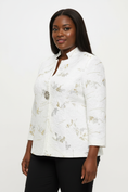 Load image into Gallery viewer, Plus-sized African-American model wearing Plus Size Fukuro Jacquard Button Jacket